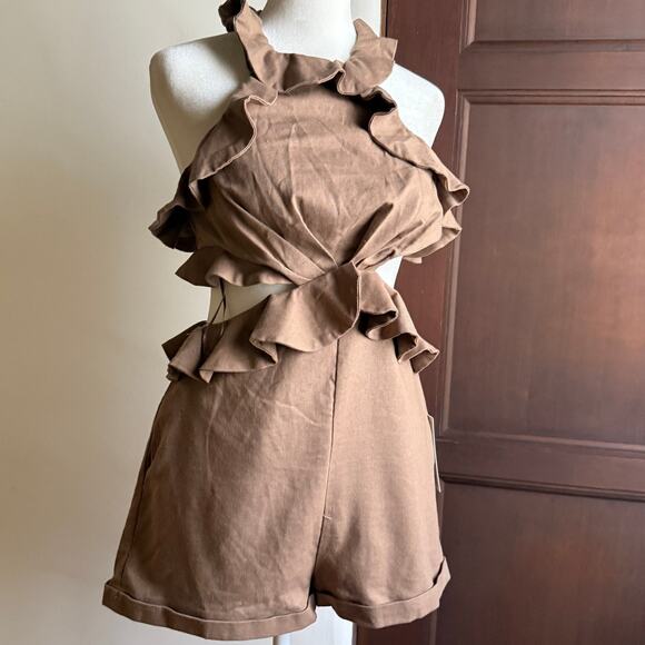 ROSEVELVET | Tan Linen Blend Ruffle Trim Halter Cutout Romper | Small BNWT - Picture 1 of 8